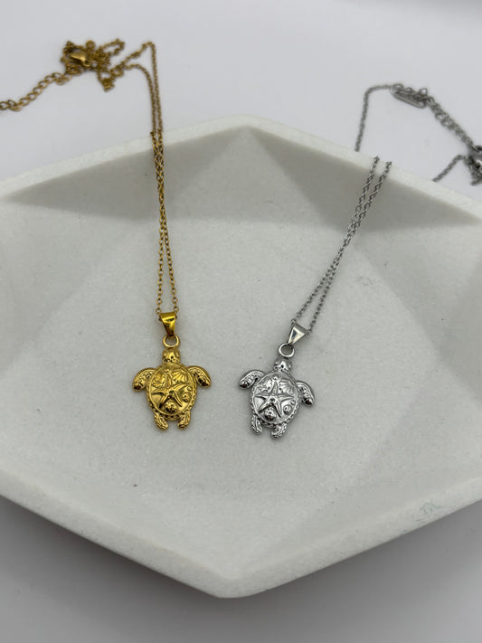 COCO TURTLE NECKLACE